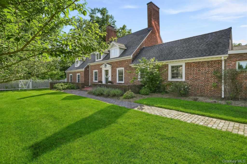 8 Rose Hill Road, Suffern, NY 10901 - Photo 4 of 50