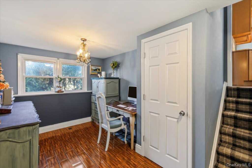 8 Foxwood Avenue, Suffern, NY 10901 - Photo 10 of 37