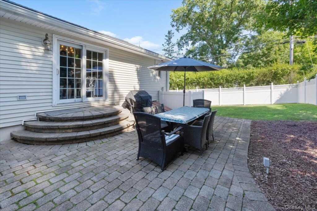 8 Foxwood Avenue, Suffern, NY 10901 - Photo 28 of 37