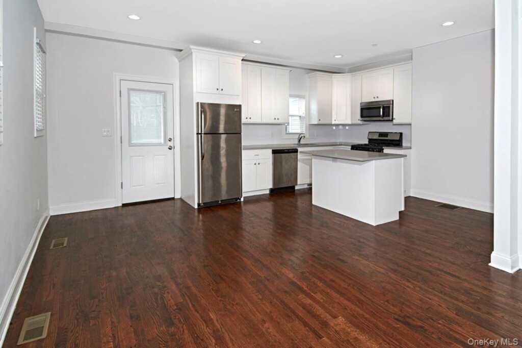 195 Purchase Street, Unit #1, Rye, NY 10580 - Photo 2 of 13