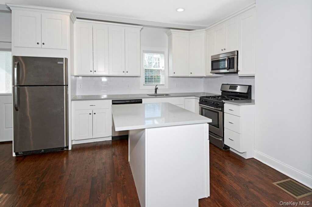 195 Purchase Street, Unit #1, Rye, NY 10580 - Photo 3 of 13