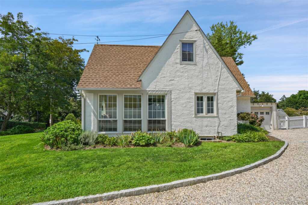 319 Oakland Beach Avenue, Rye, NY 10580 - Photo 3 of 33