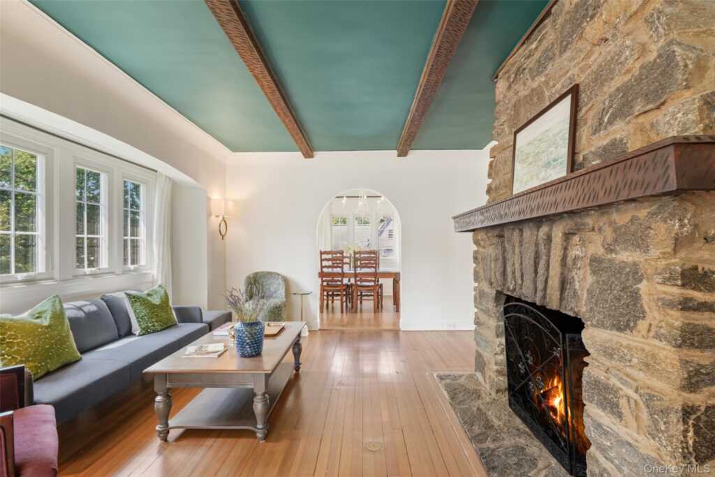 319 Oakland Beach Avenue, Rye, NY 10580 - Photo 6 of 33