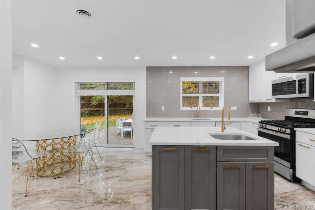 169 S Pascack Road, Nanuet, NY 10954 - Photo 15 of 36
