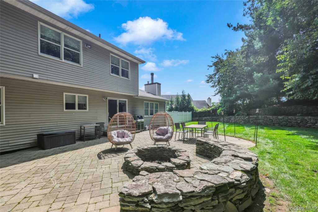 169 S Pascack Road, Nanuet, NY 10954 - Photo 26 of 36