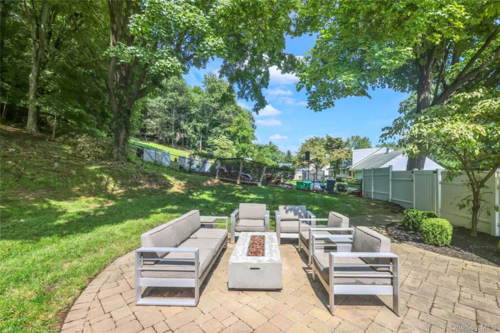 169 S Pascack Road, Nanuet, NY 10954 - Photo 27 of 36