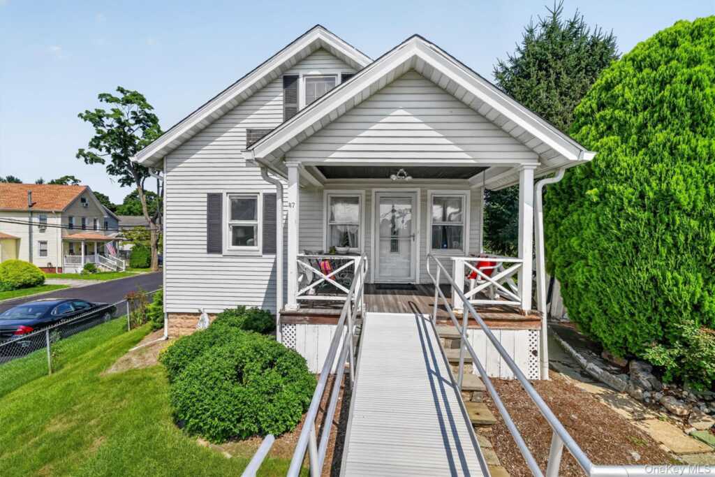 47 Woodland Avenue, Rye, NY 10573 - Photo 4 of 40