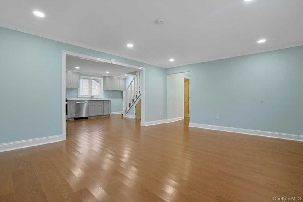 118 Grove Street, Pearl River, NY 10965 - Photo 10 of 25