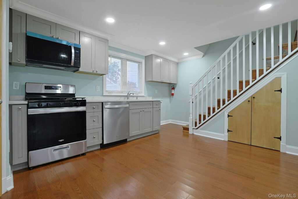 118 Grove Street, Pearl River, NY 10965 - Photo 11 of 25