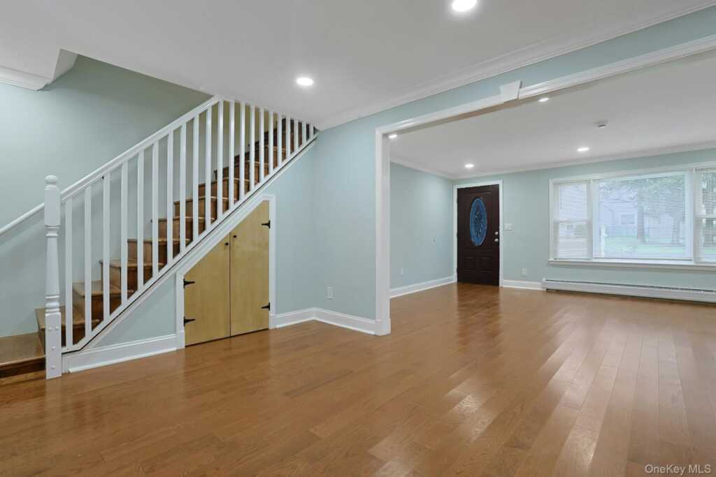118 Grove Street, Pearl River, NY 10965 - Photo 12 of 25