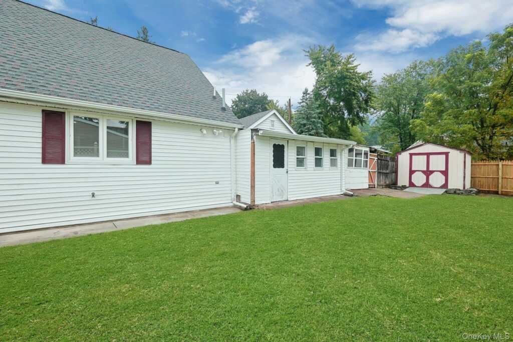 118 Grove Street, Pearl River, NY 10965 - Photo 5 of 25