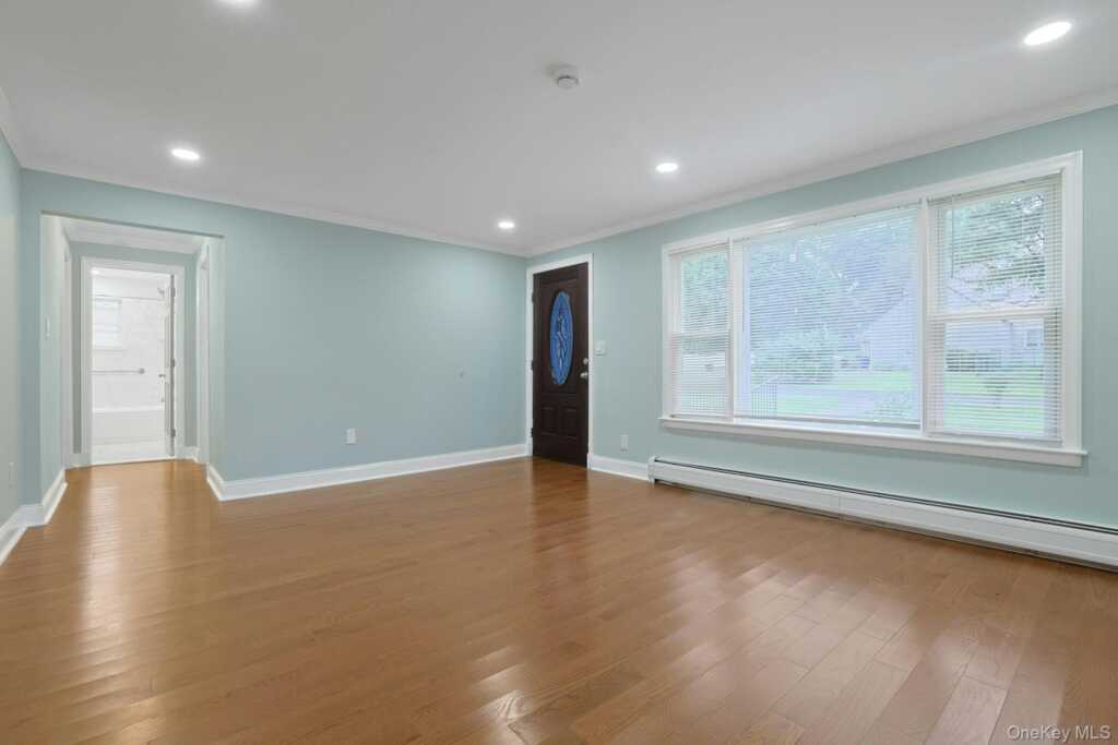 118 Grove Street, Pearl River, NY 10965 - Photo 7 of 25