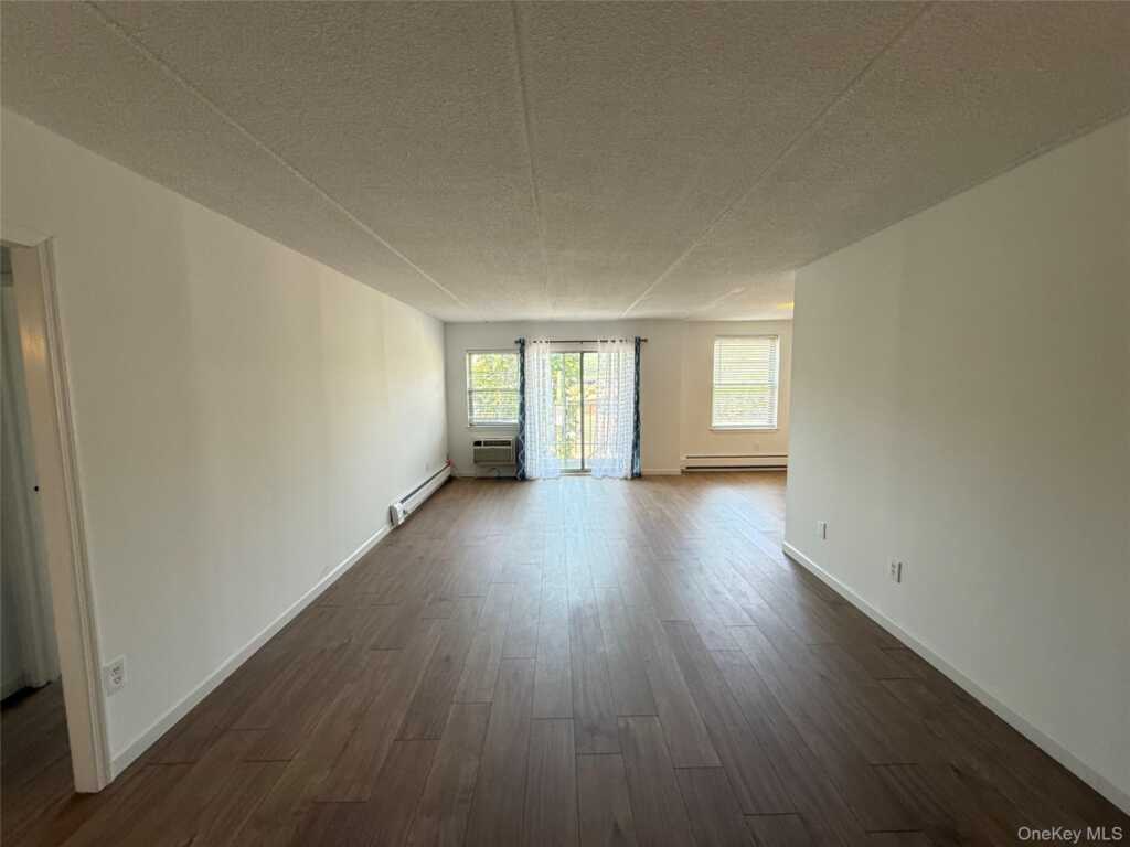 35 Park Avenue, Unit #3D, Suffern, NY 10901 - Photo 4 of 10