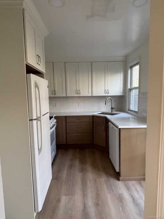 14 Lee Court, Unit #14, New Rochelle, NY 10805 - Photo 4 of 15