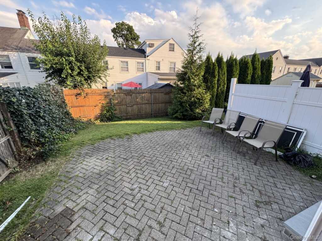 14 Lee Court, Unit #14, New Rochelle, NY 10805 - Photo 7 of 15
