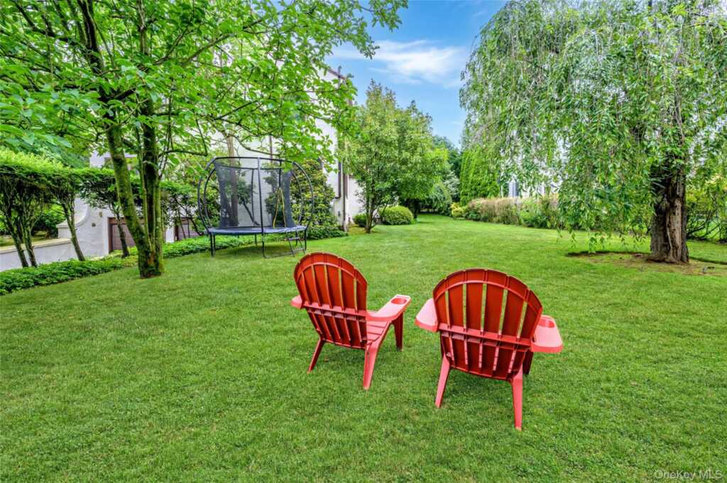62 Broadfield Road, New Rochelle, NY 10804 - Photo 35 of 41