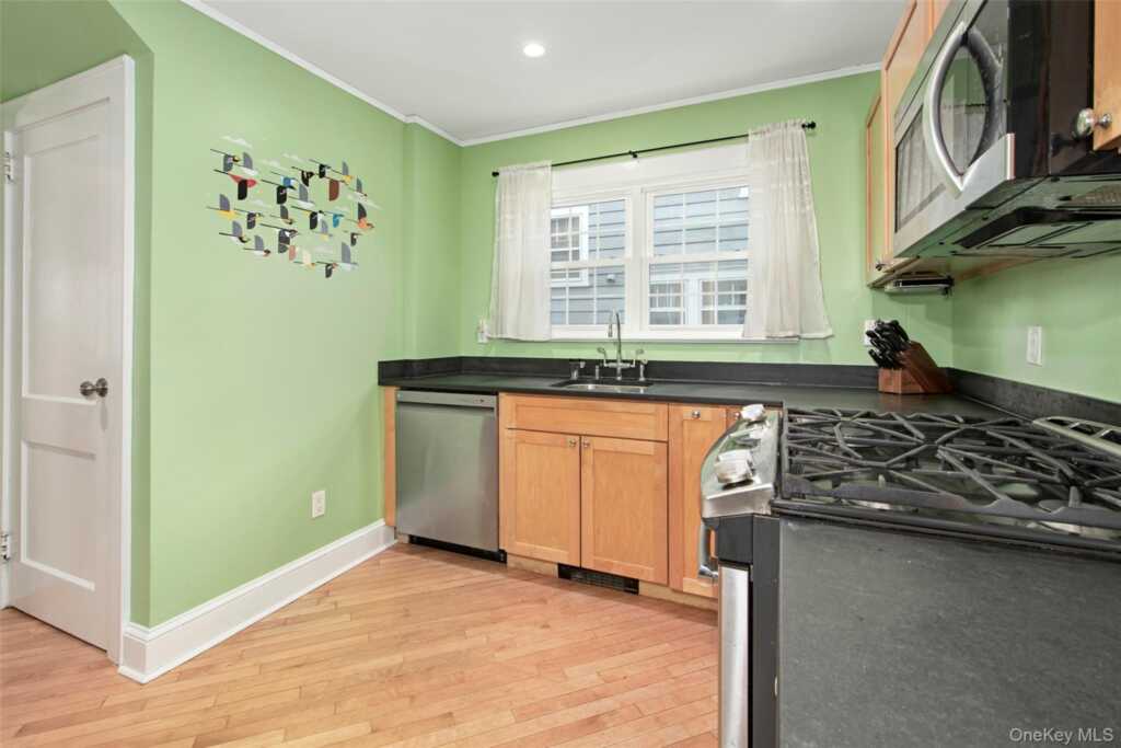 59 Adams Avenue, Rye, NY 10573 - Photo 18 of 35