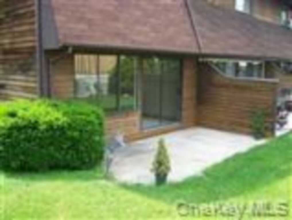 33 Roanoke Avenue, Rye, NY 10573 - Photo 11 of 12