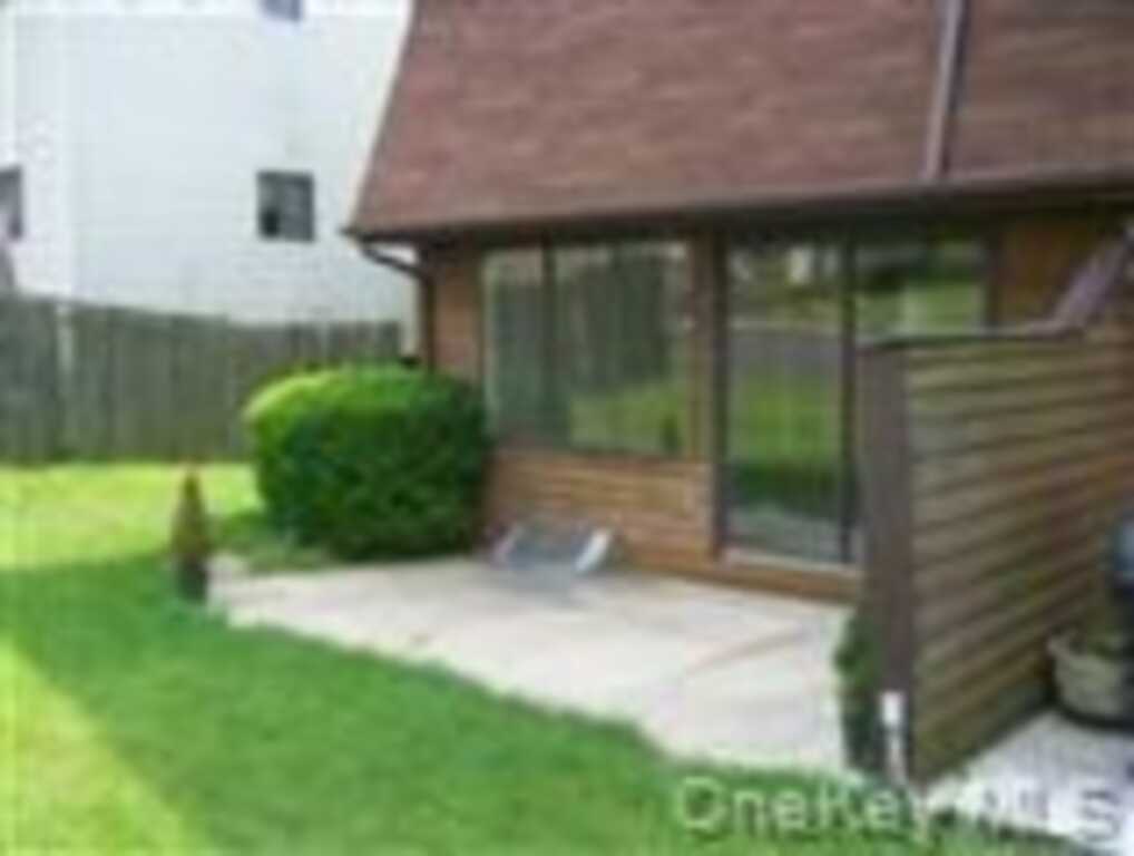33 Roanoke Avenue, Rye, NY 10573 - Photo 9 of 12