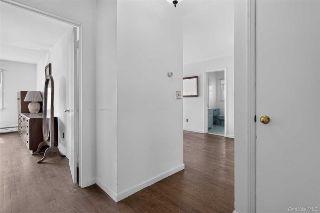 131 Frank Avenue, Rye, NY 10543 - Photo 15 of 29