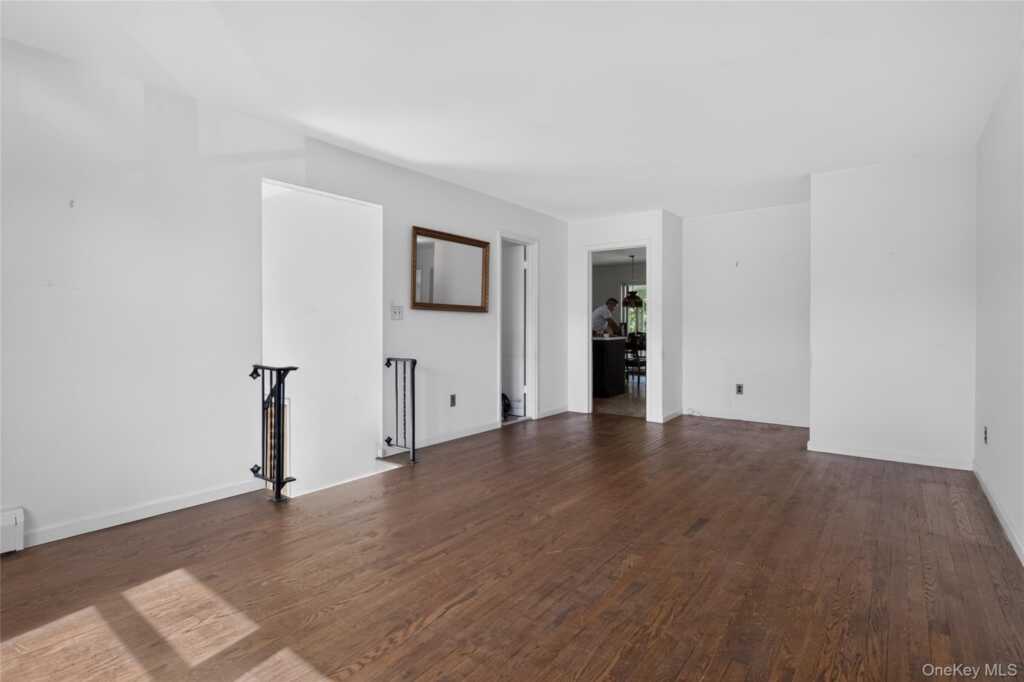 131 Frank Avenue, Rye, NY 10543 - Photo 6 of 29