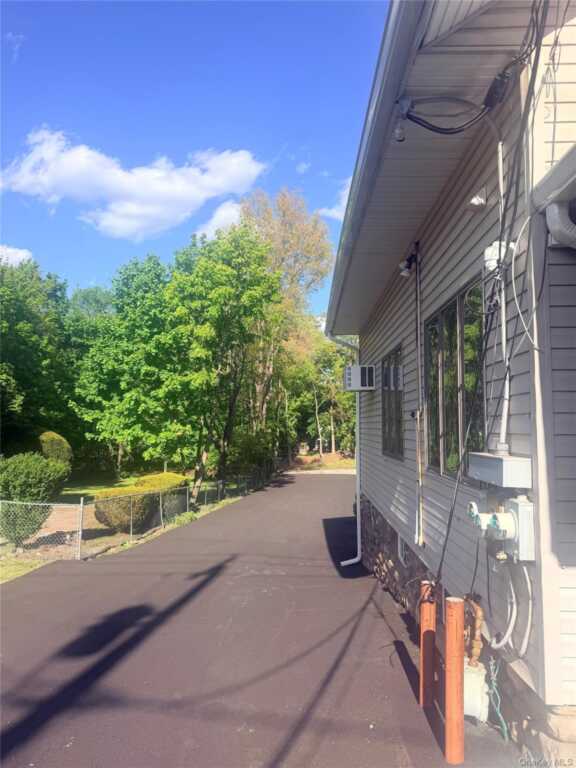 282 N Middletown Road, Pearl River, NY 10965 - Photo 3 of 28