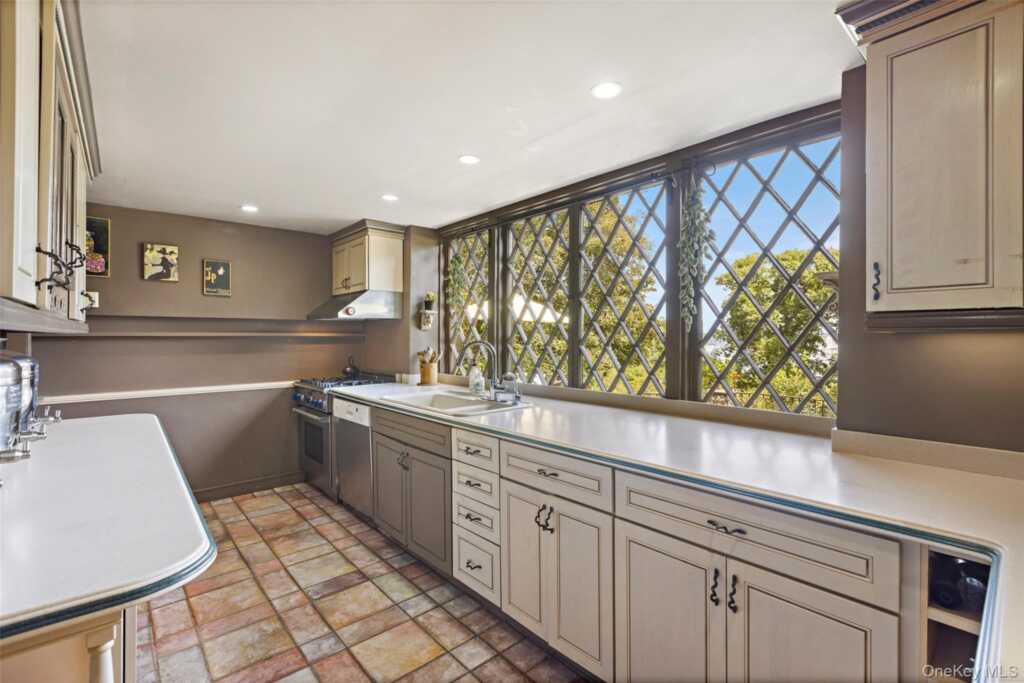 924 Route 9W, Nyack, NY 10960 - Photo 13 of 41