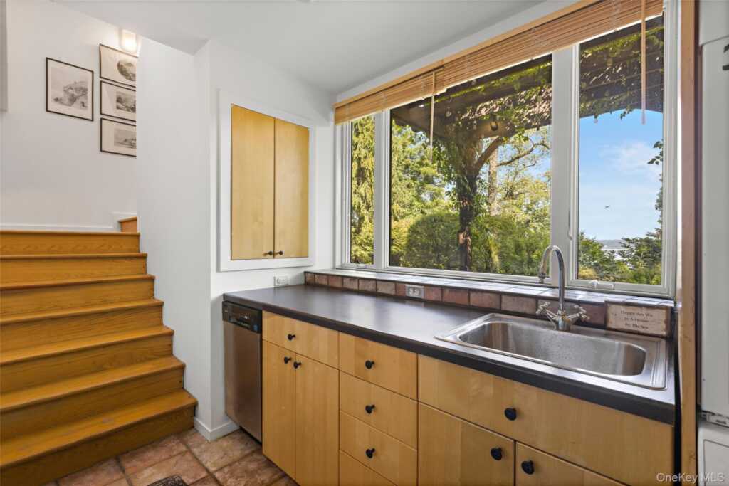 924 Route 9W, Nyack, NY 10960 - Photo 14 of 41