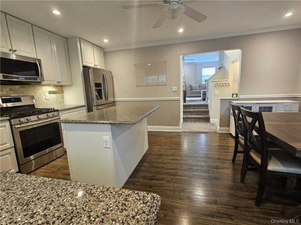 1 Kensington Court, Nanuet, NY 10954 - Photo 11 of 25