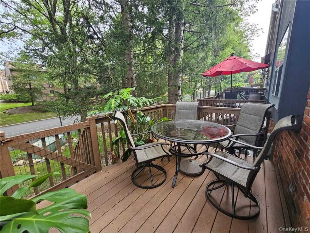 1 Kensington Court, Nanuet, NY 10954 - Photo 15 of 25