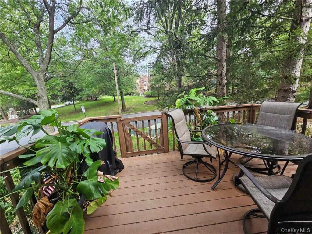 1 Kensington Court, Nanuet, NY 10954 - Photo 16 of 25