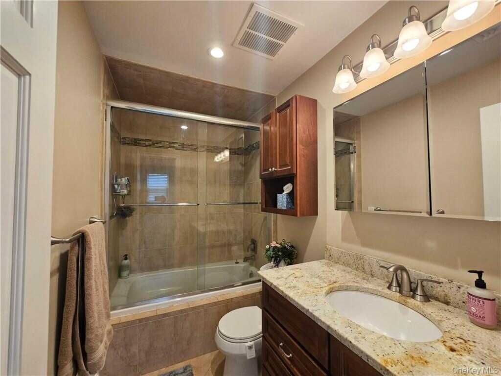 1 Kensington Court, Nanuet, NY 10954 - Photo 21 of 25