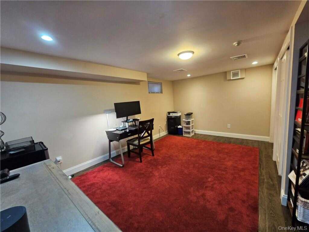 1 Kensington Court, Nanuet, NY 10954 - Photo 24 of 25