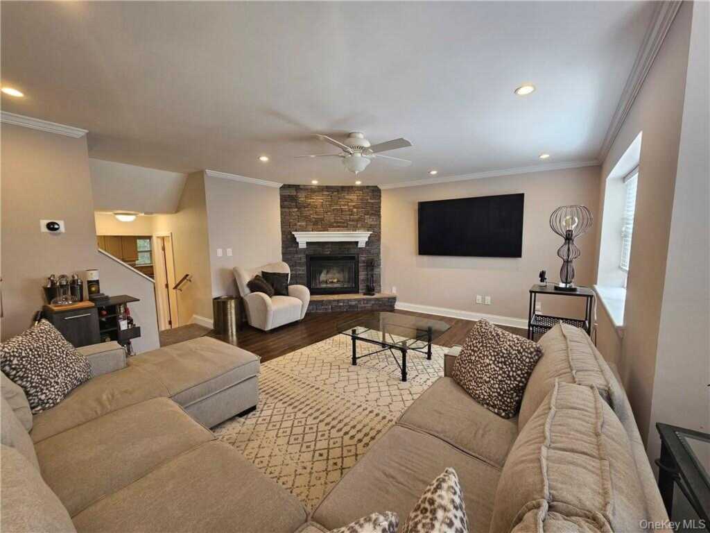 1 Kensington Court, Nanuet, NY 10954 - Photo 7 of 25