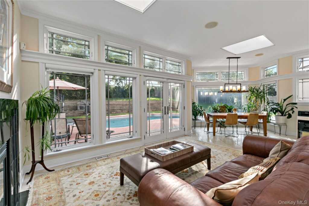 50 Echo Bay Drive, New Rochelle, NY 10805 - Photo 16 of 50