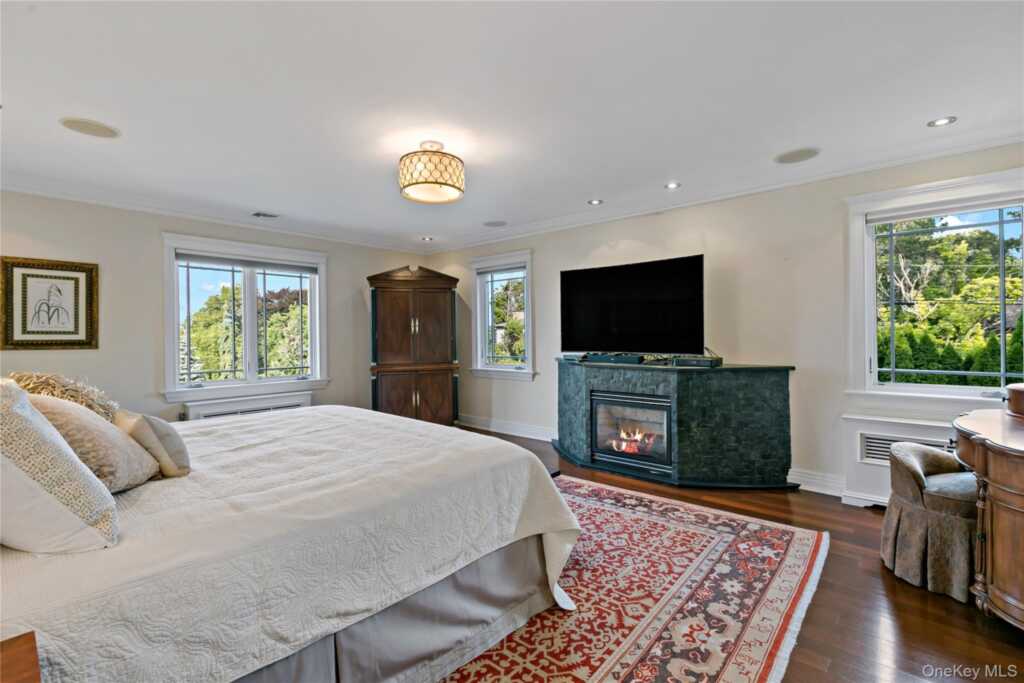 50 Echo Bay Drive, New Rochelle, NY 10805 - Photo 29 of 50
