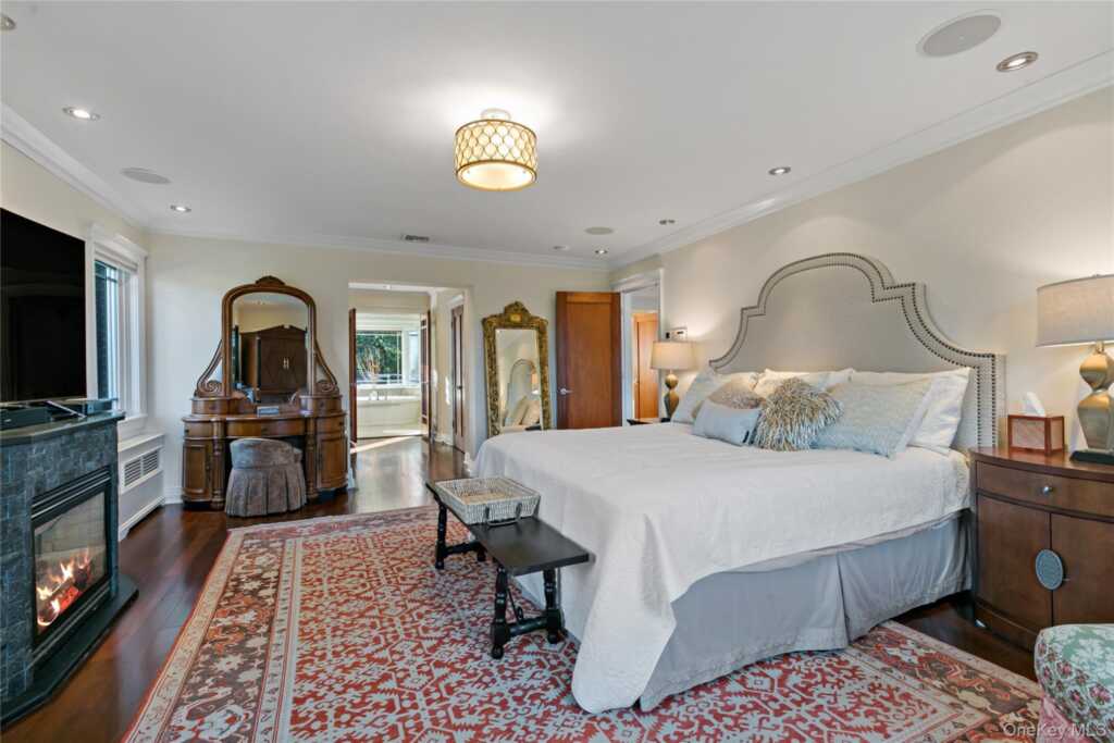 50 Echo Bay Drive, New Rochelle, NY 10805 - Photo 30 of 50
