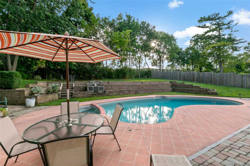 50 Echo Bay Drive, New Rochelle, NY 10805 - Photo 41 of 50