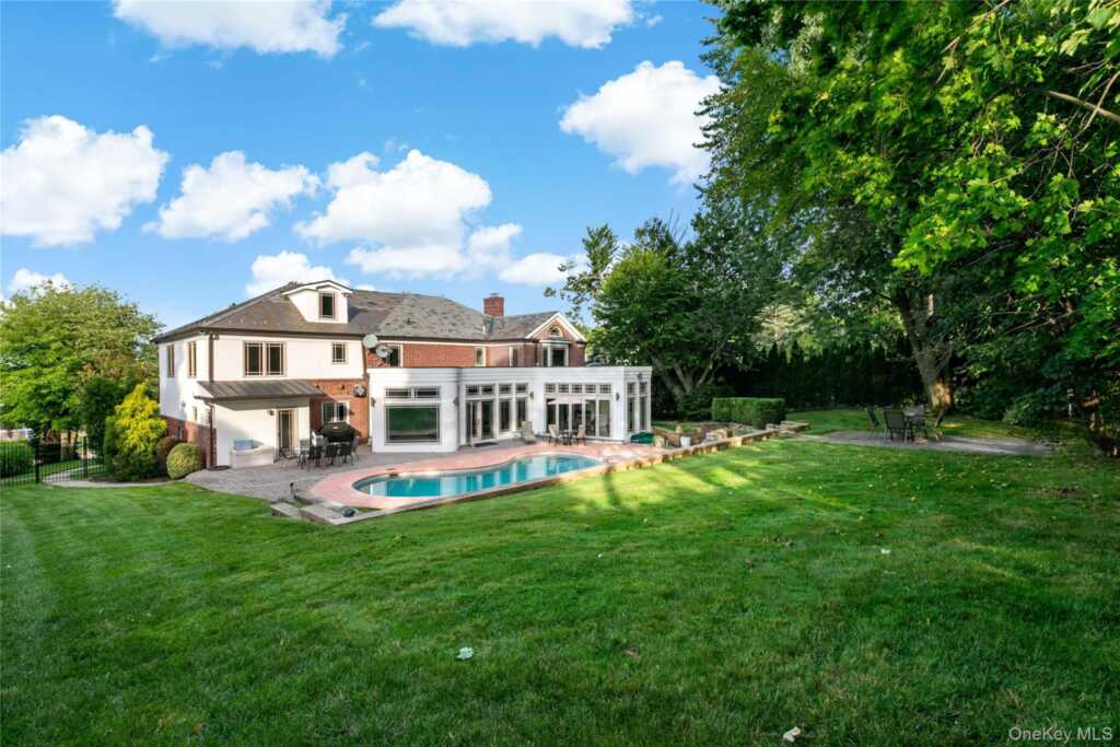 50 Echo Bay Drive, New Rochelle, NY 10805 - Photo 43 of 50