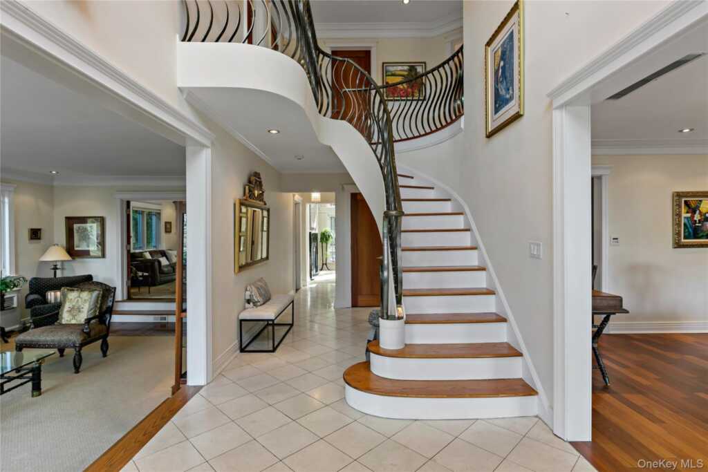 50 Echo Bay Drive, New Rochelle, NY 10805 - Photo 8 of 50