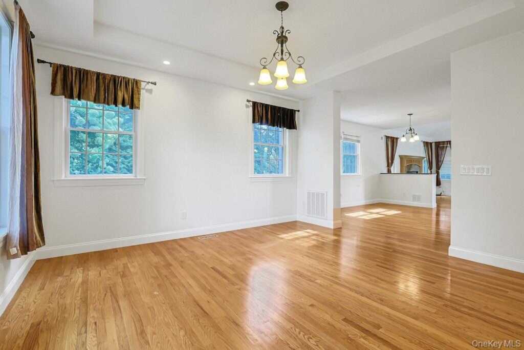 465 North Street, White Plains, NY 10605 - Photo 11 of 42