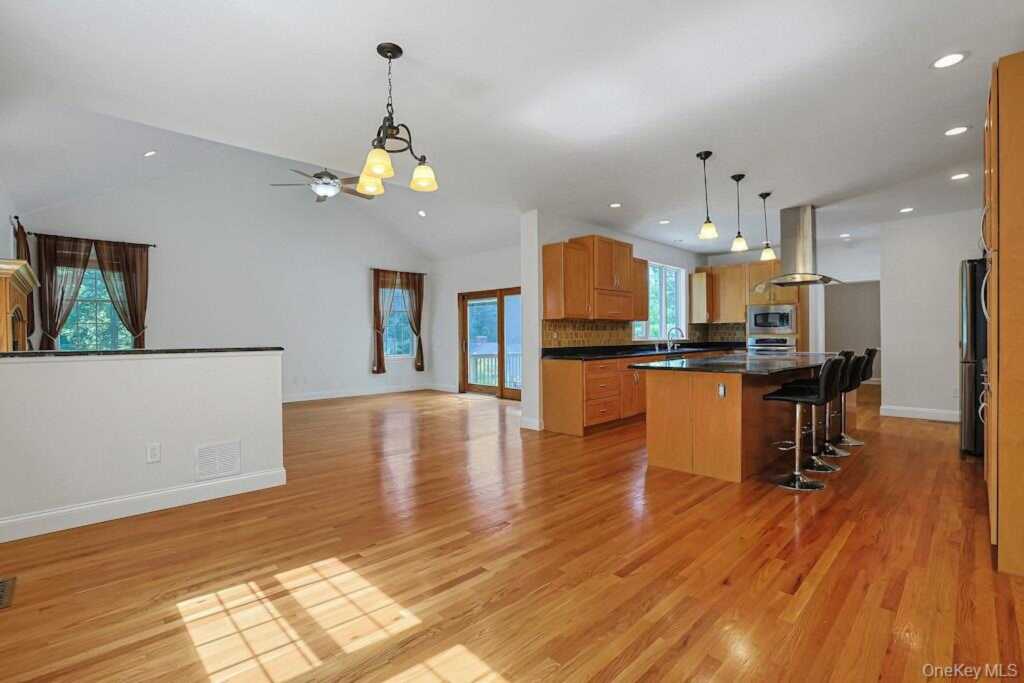465 North Street, White Plains, NY 10605 - Photo 16 of 42