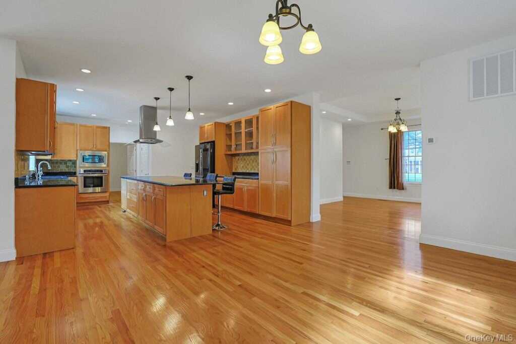 465 North Street, White Plains, NY 10605 - Photo 17 of 42