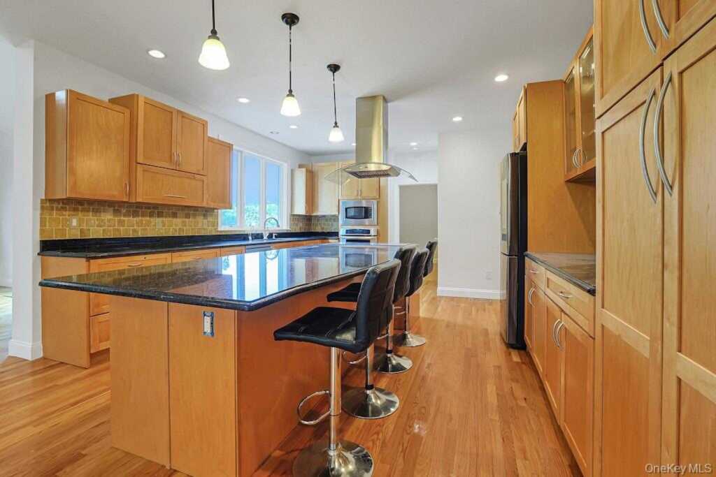 465 North Street, White Plains, NY 10605 - Photo 18 of 42