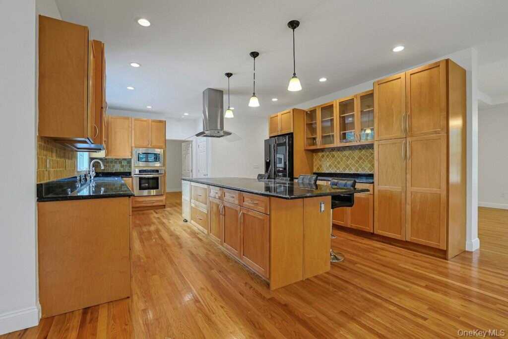 465 North Street, White Plains, NY 10605 - Photo 19 of 42