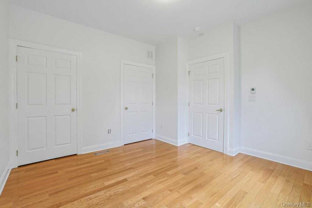 465 North Street, White Plains, NY 10605 - Photo 23 of 42