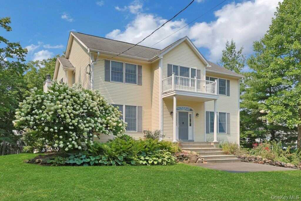 465 North Street, White Plains, NY 10605 - Photo 3 of 42