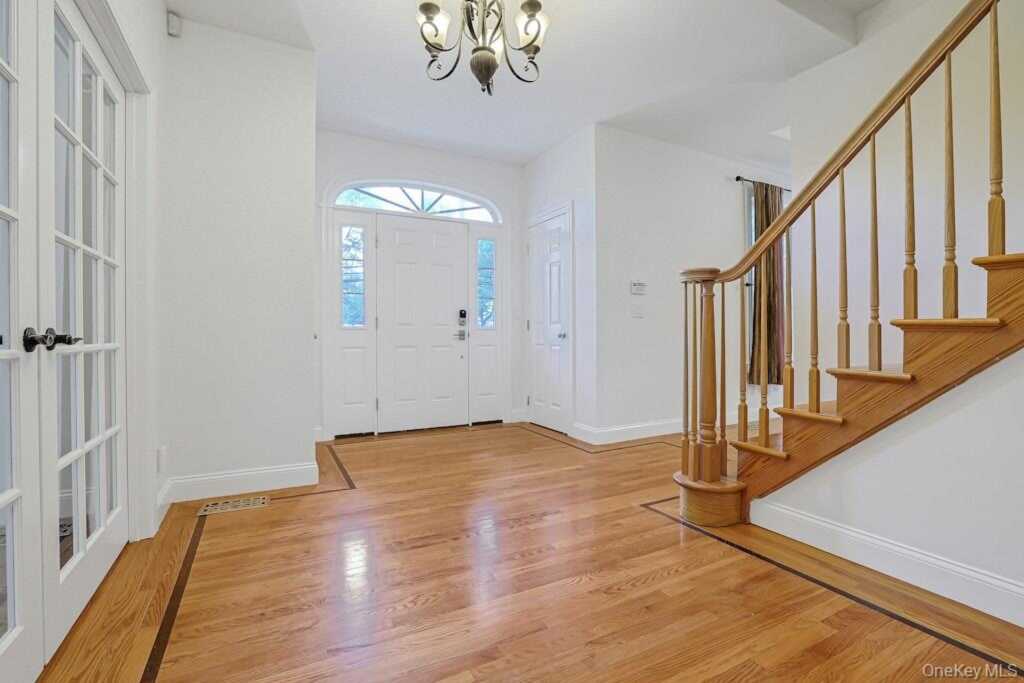 465 North Street, White Plains, NY 10605 - Photo 4 of 42