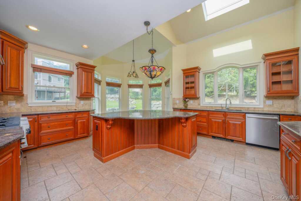 23 Sandyfields Lane, Stony Point, NY 10980 - Photo 12 of 35