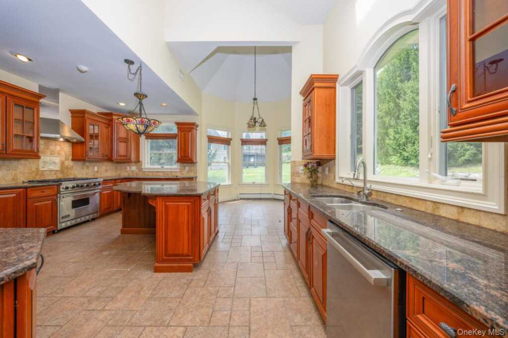 23 Sandyfields Lane, Stony Point, NY 10980 - Photo 13 of 35